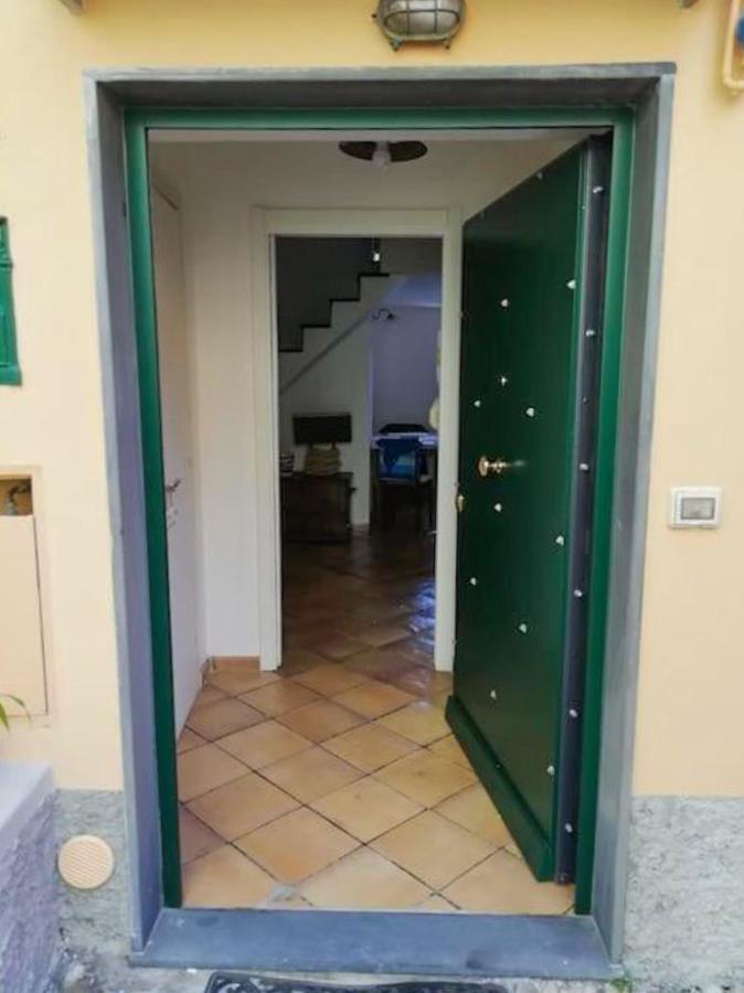 Casa Sulla Spiaggia Di Boccadasse Genoa Bagian luar foto