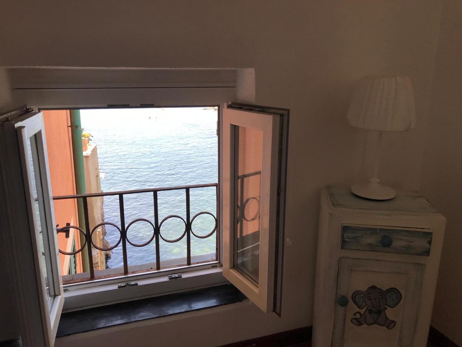 Casa Sulla Spiaggia Di Boccadasse Genoa Bagian luar foto